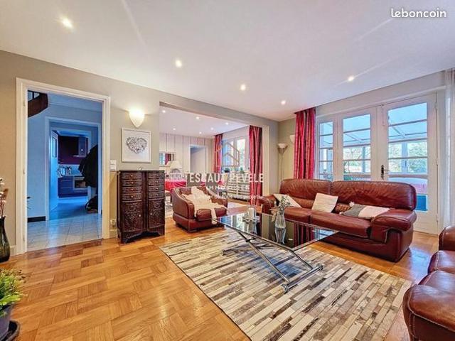 Maison 9 pièces 254 m²