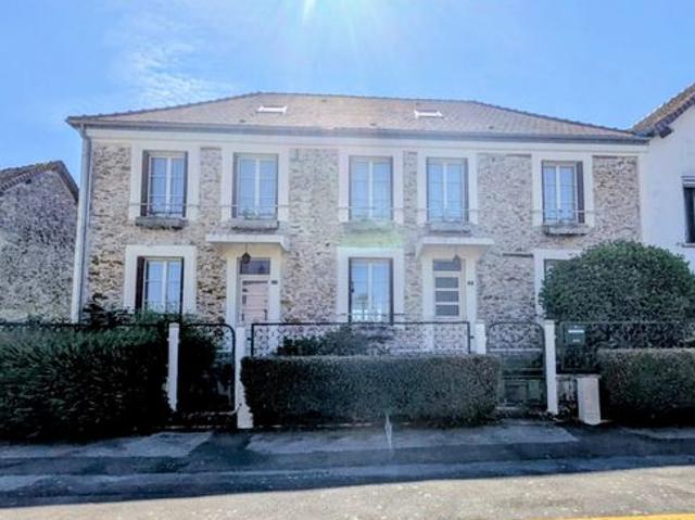 Maison 9 pièces 255 m²
