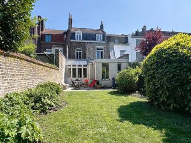 Maison 9 pièces 255 m²