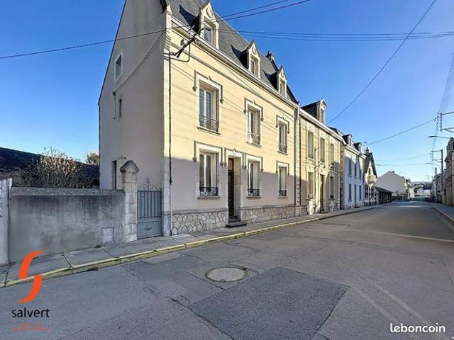Maison 9 pièces 255 m²