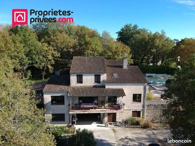 Maison 9 pièces 255 m²