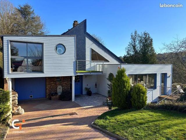 Maison 9 pièces 255 m²
