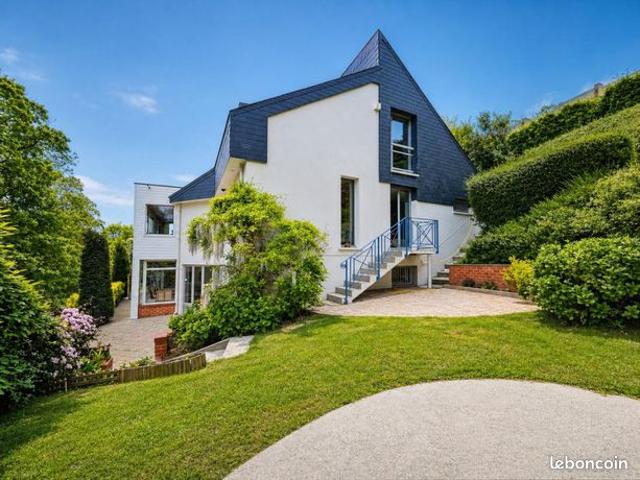 Maison 9 pièces 255 m²