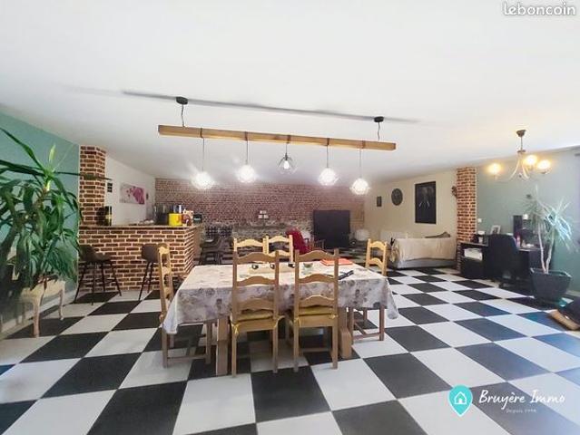 Maison 9 pièces 255 m²