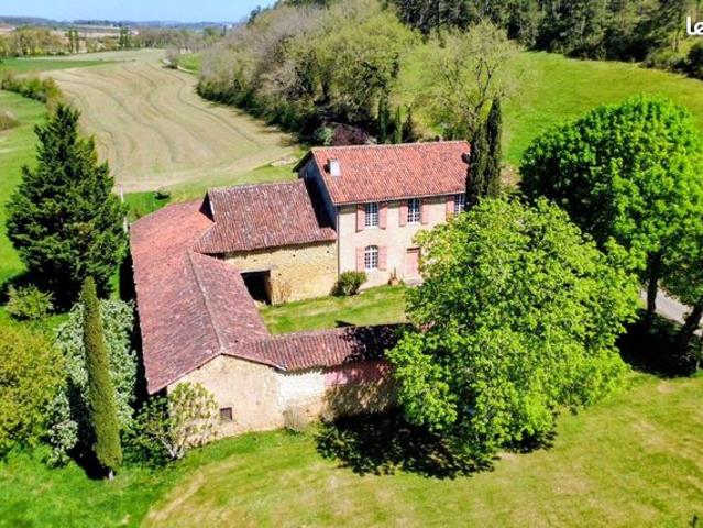 Maison 9 pièces 255 m²