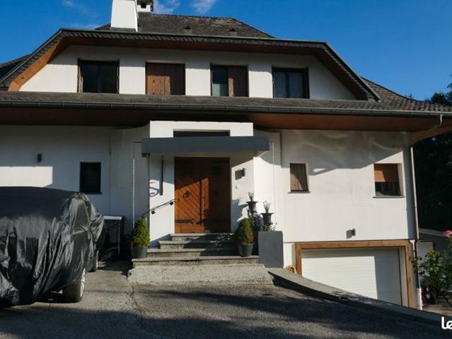 Maison 9 pièces 255 m²