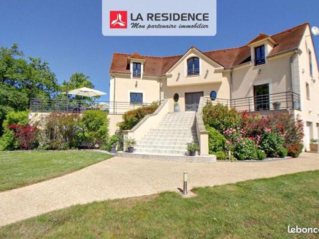 Maison 9 pièces 256 m²
