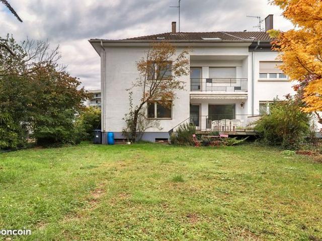 Maison 9 pièces 256 m²