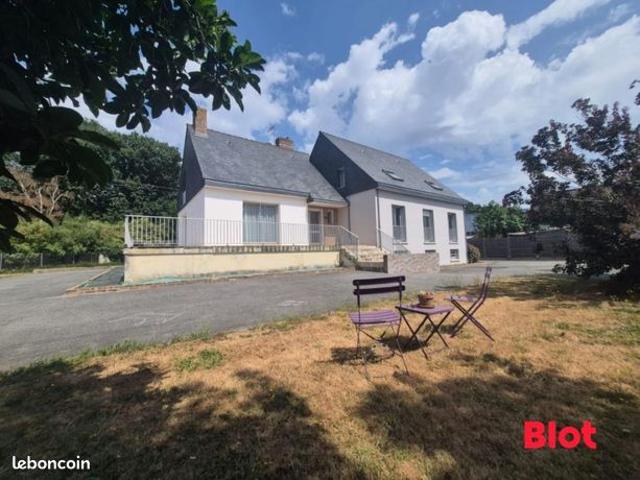 Maison 9 pièces 256 m²