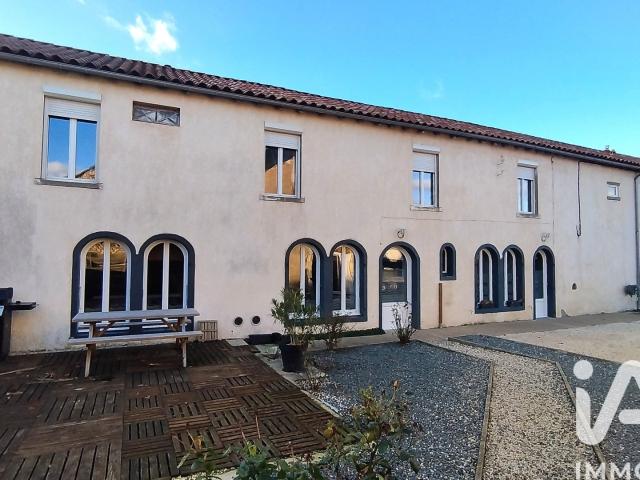 Maison 9 pièces 256 m²