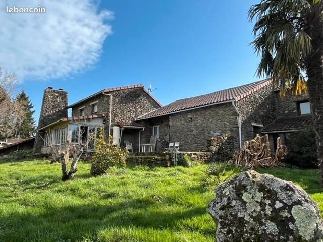 Maison 9 pièces 256 m²