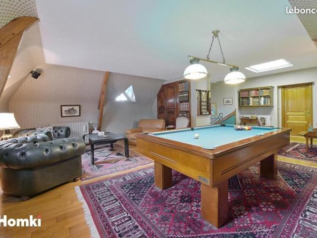 Maison 9 pièces 257 m²