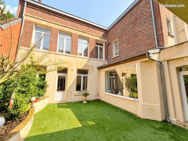 Maison 9 pièces 257 m²