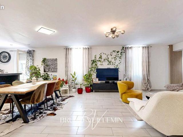 Maison 9 pièces 257 m²