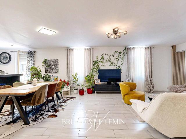 Maison 9 pièces 257 m²