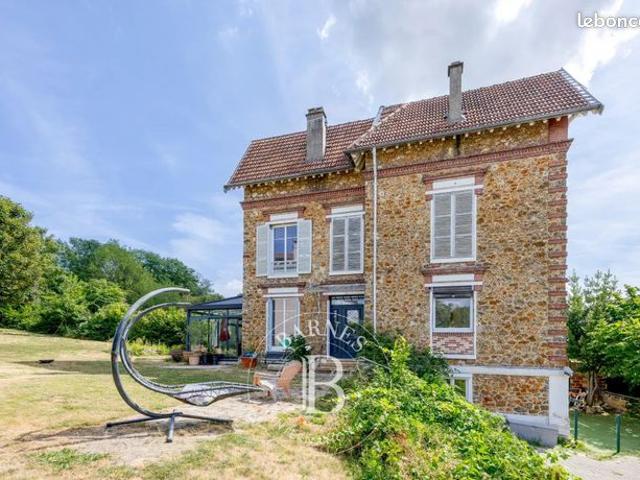 Maison 9 pièces 257 m²