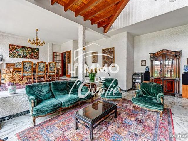 Maison 9 pièces 257 m²
