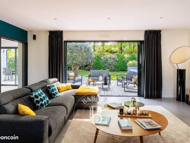 Maison 9 pièces 257 m²
