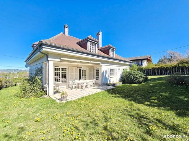 Maison 9 pièces 257 m²
