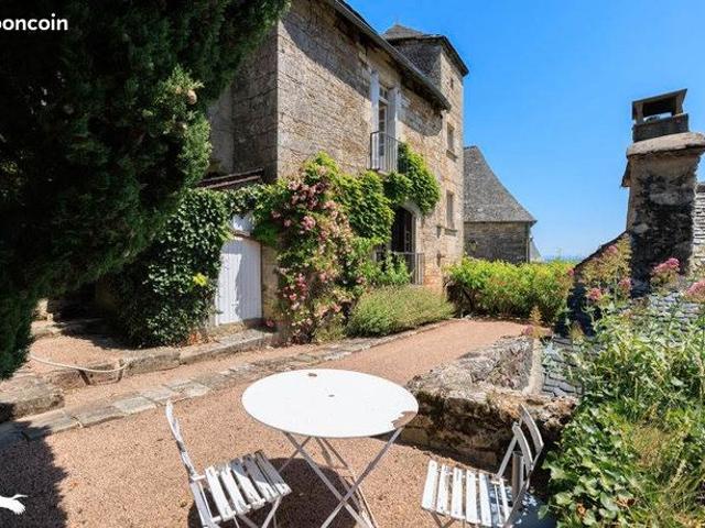 Maison 9 pièces 257 m²