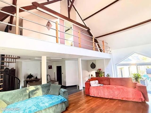 Maison 9 pièces 258 m²