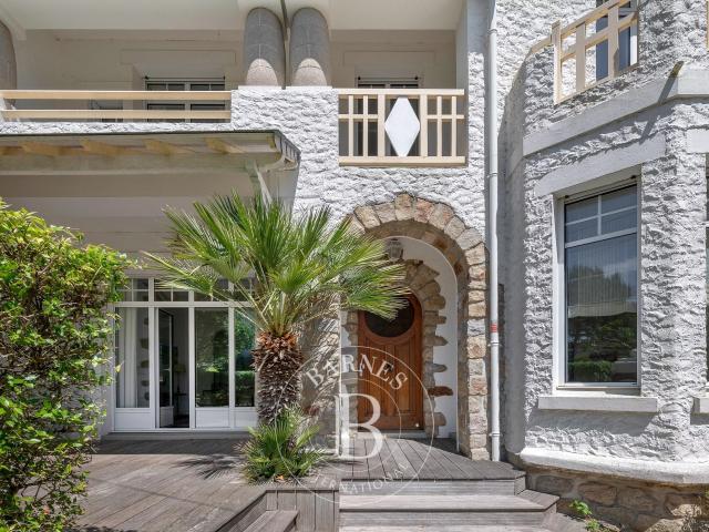 Maison 9 pièces 258 m²
