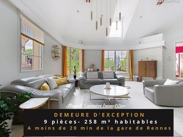 Maison 9 pièces 258 m²
