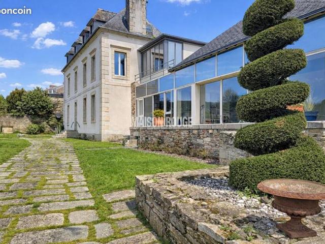 Maison 9 pièces 259 m²