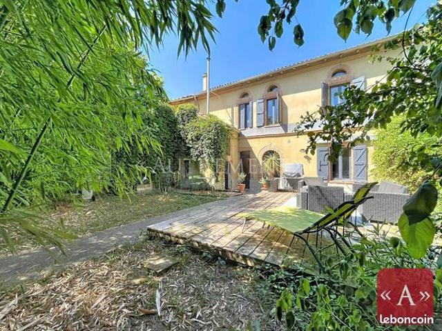 Maison 9 pièces 259 m²