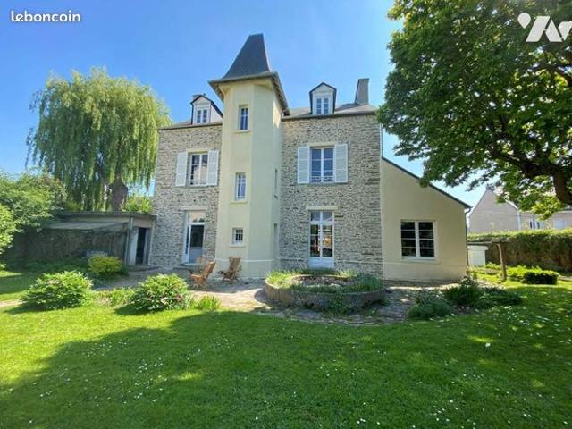 Maison 9 pièces 259 m²