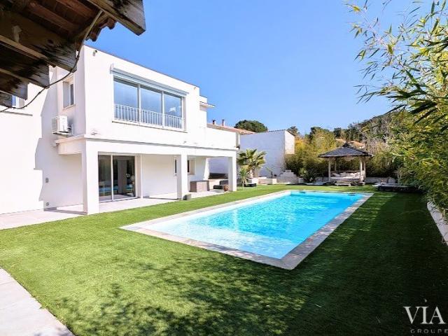 Maison 9 pièces 259 m²