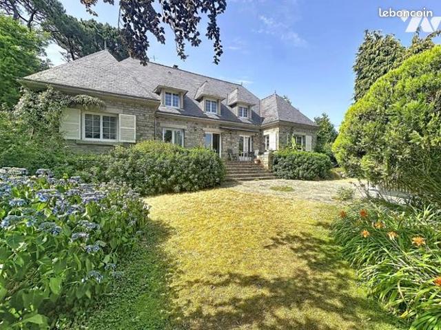 Maison 9 pièces 259 m²