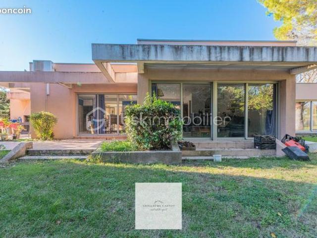 Maison 9 pièces 259 m²