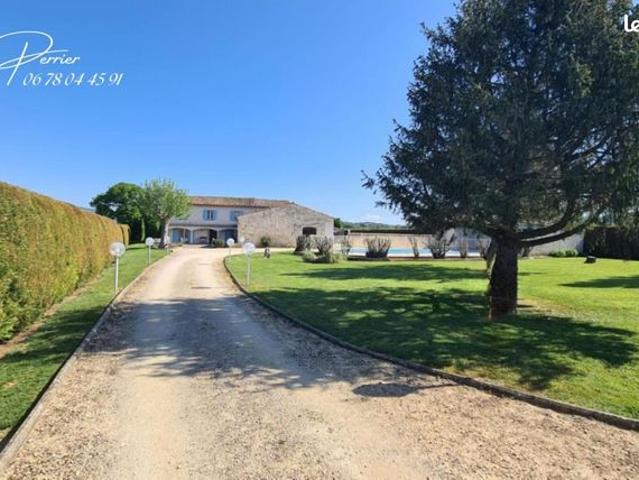 Maison 9 pièces 259 m²