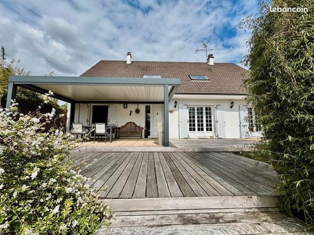 Maison 9 pièces 259 m²