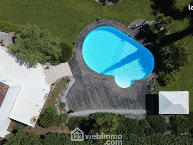 Maison 9 pièces 250 m²