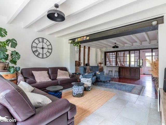 Maison 9 pièces 250 m²