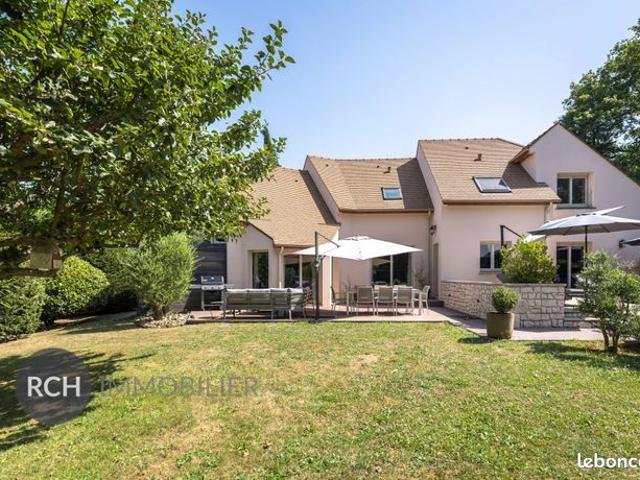 Maison 9 pièces 250 m²
