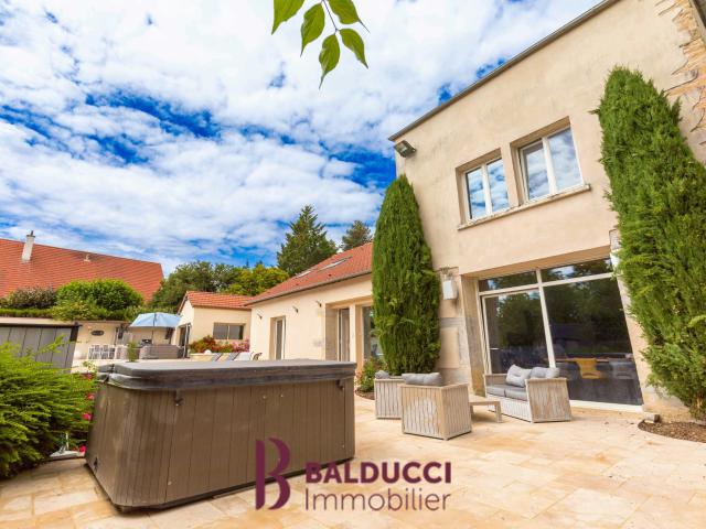 Maison 9 pièces 250 m²