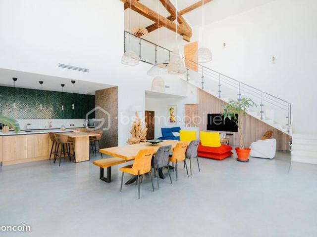 Maison 9 pièces 250 m²