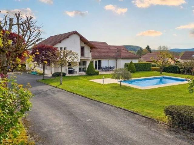 Maison 9 pièces 250 m²