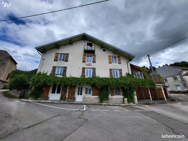 Maison 9 pièces 250 m²
