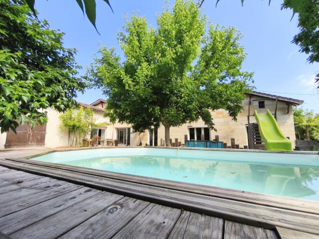 Maison 9 pièces 250 m²