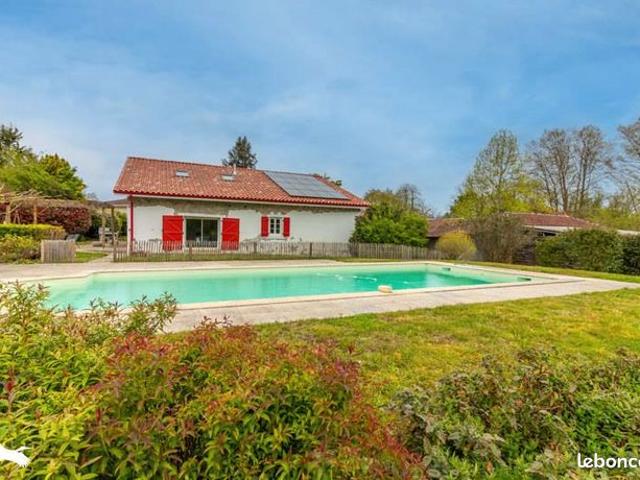Maison 9 pièces 250 m²