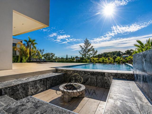Maison 9 pièces 250 m²