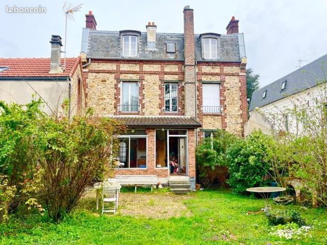 Maison 9 pièces 250 m²