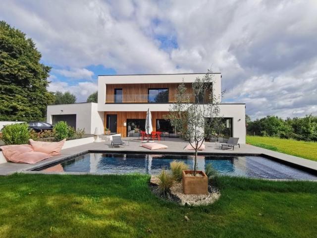 Maison 9 pièces 250 m²