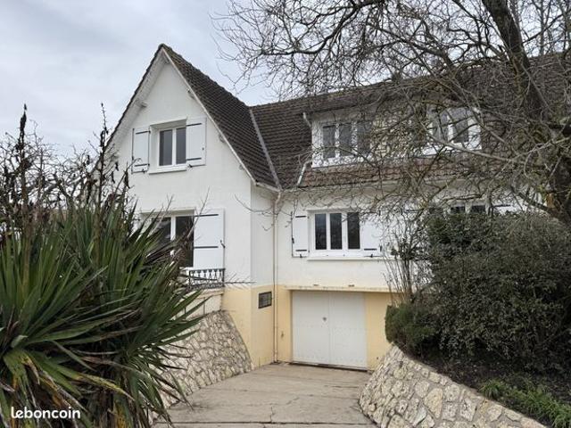 Maison 9 pièces 240 m²