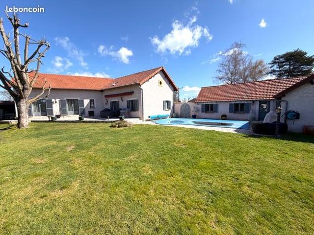 Maison 9 pièces 250 m²