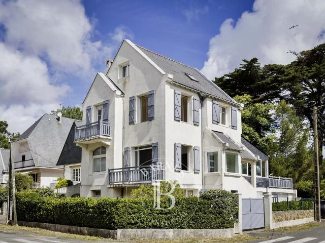 Maison 9 pièces 250 m²